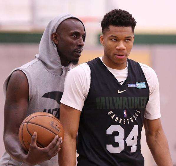 他们必须在 他们必须在