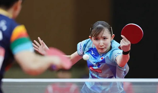 由于肩部伤 由于肩部伤