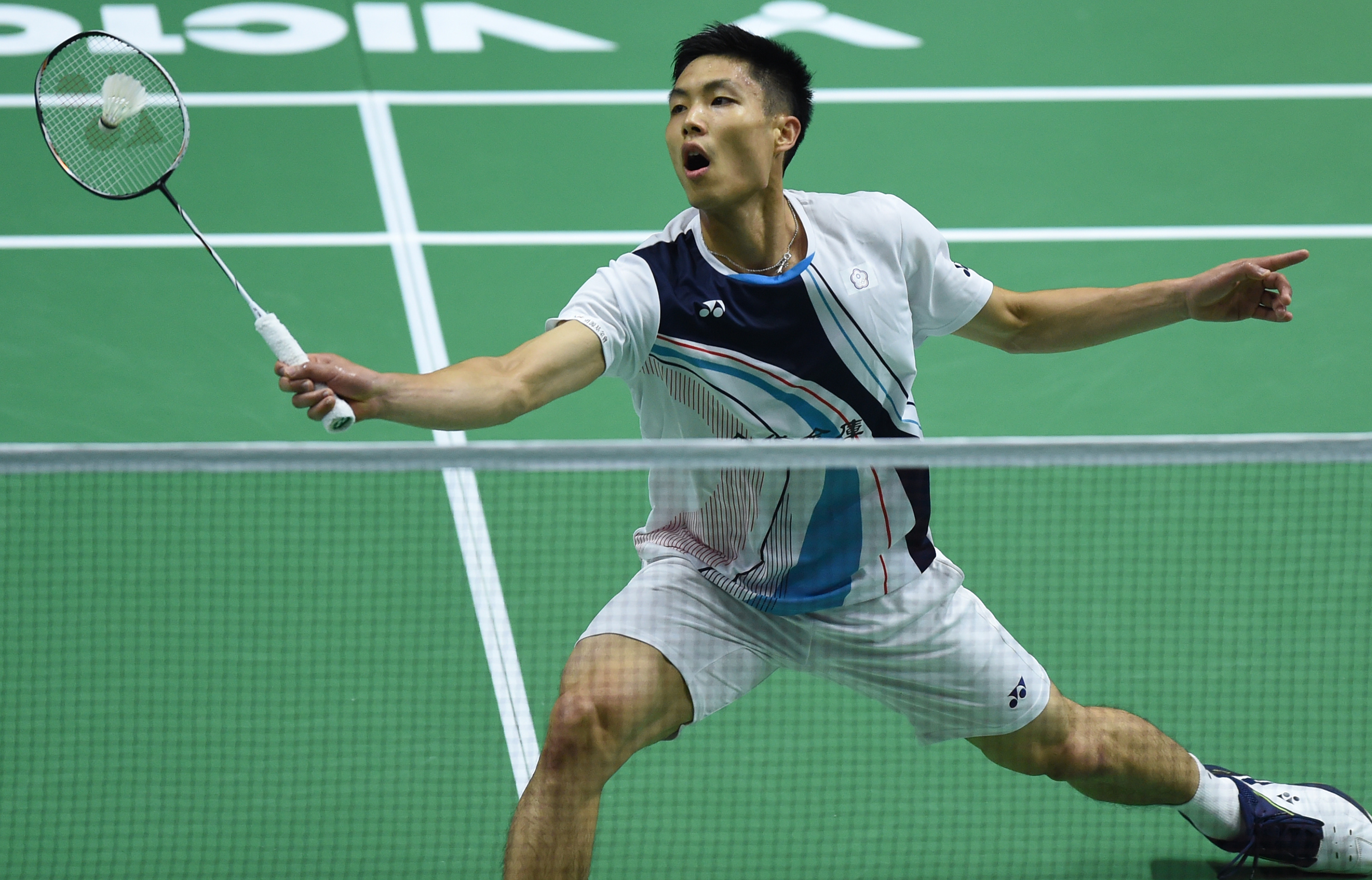 对巴萨进球后，萨拉戈萨做出好友卜拉欣-迪亚斯的庆祝动作