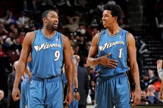 34岁格列兹曼荣膺2025金足奖