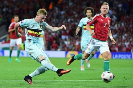 棒球场上的雨天延迟规则背后的商业损失与补赛博弈